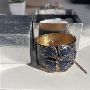J.Crew Floral Bracelet💙✨